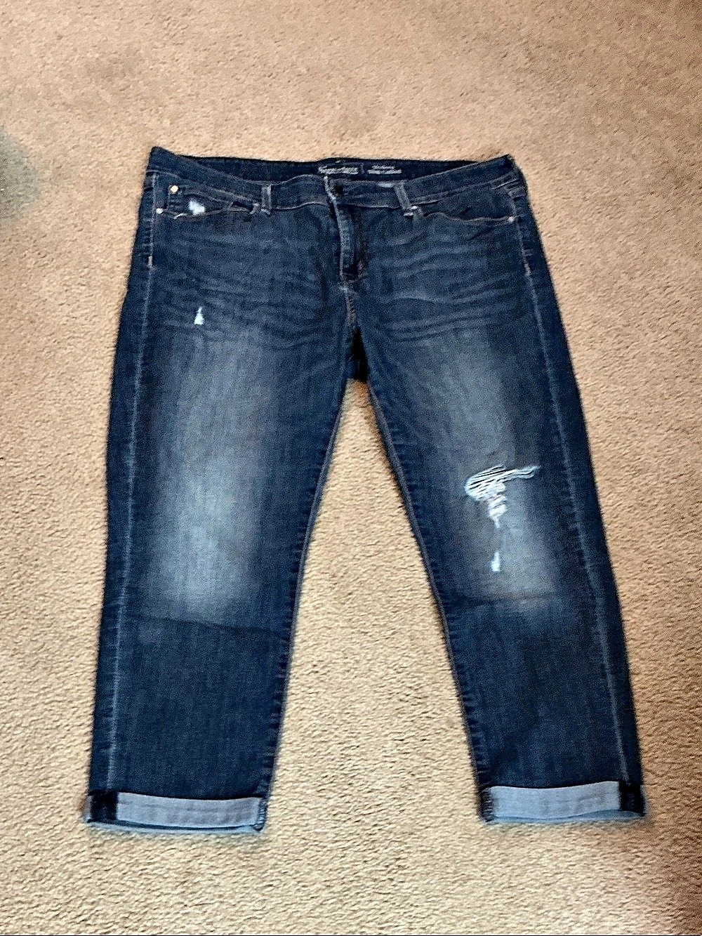Levi Strauss & Co. Signature Modern Slim Cuffed. Distressed Blue Jeans Waist 34